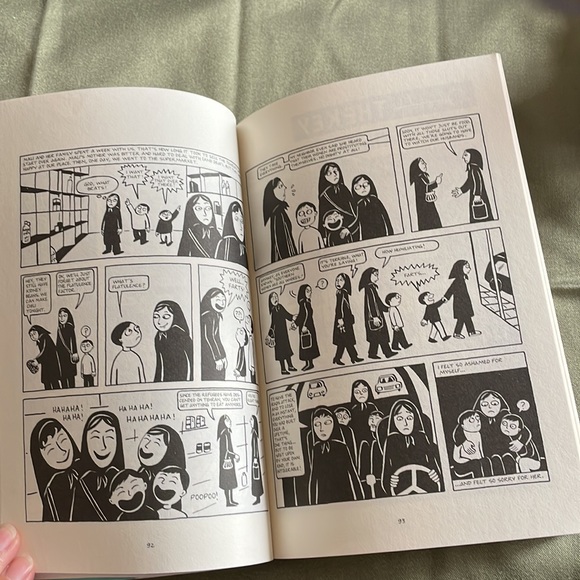 The Complete Persepolis by Marjane Satrapi - Picture 5 of 5